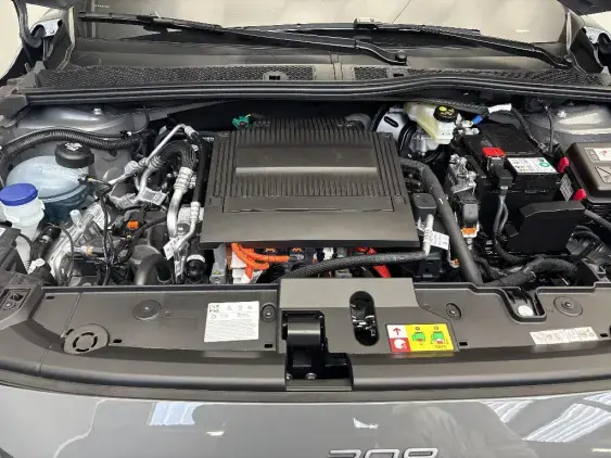 PEUGEOT 208 ELECTRIQUE II - voiture de démonstration - Photo 21