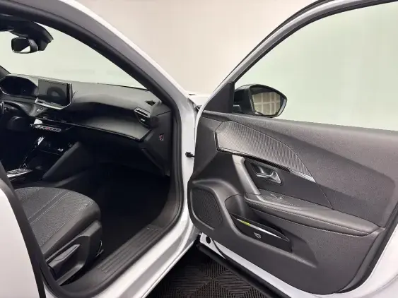 PEUGEOT 2008 - voiture de démonstration - Photo 20