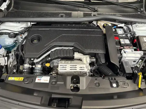 PEUGEOT 2008 - voiture de démonstration - Photo 21