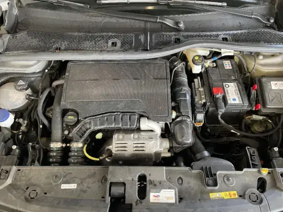 PEUGEOT 208 BUSINESS R II - voiture de démonstration - Photo 21