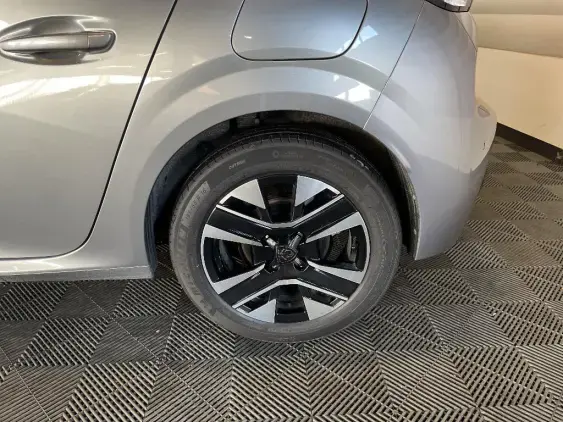 PEUGEOT 208 BUSINESS R II - voiture de démonstration - Photo 24