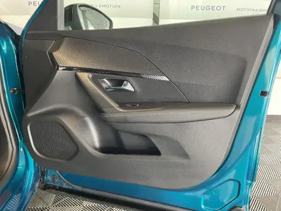 PEUGEOT 2008 - voiture de démonstration - Photo 19