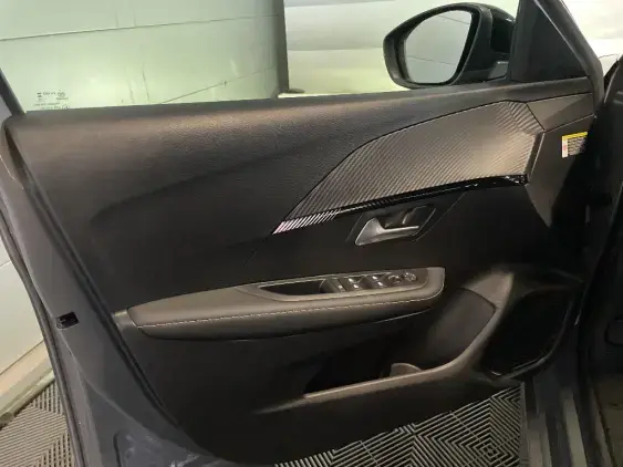 PEUGEOT 208 BUSINESS R II - voiture de démonstration - Photo 19