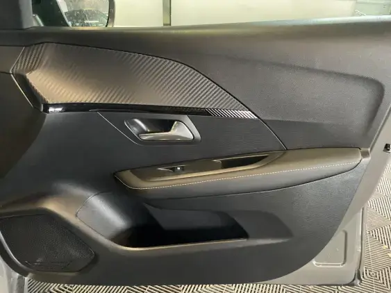 PEUGEOT 208 BUSINESS R II - voiture de démonstration - Photo 20