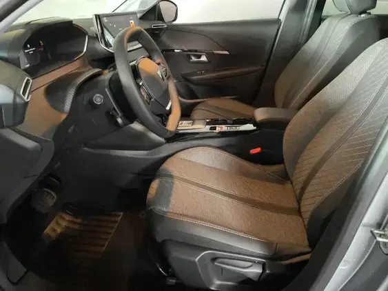 PEUGEOT 208 BUSINESS R II - voiture de démonstration - Photo 18