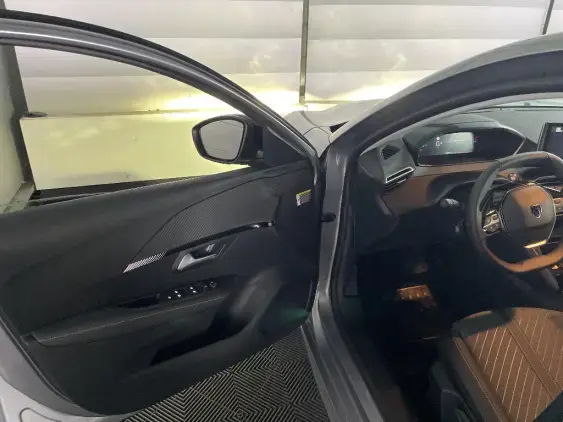 PEUGEOT 208 BUSINESS R II - voiture de démonstration - Photo 19