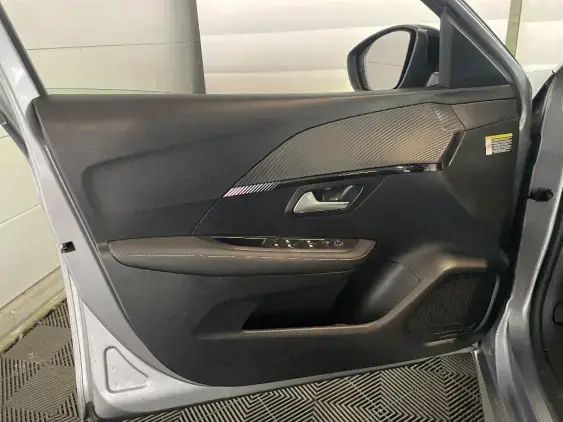 PEUGEOT 208 BUSINESS R II - voiture de démonstration - Photo 19