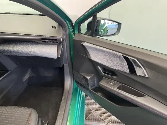 RENAULT CLIO VI - voiture de démonstration - Photo 18