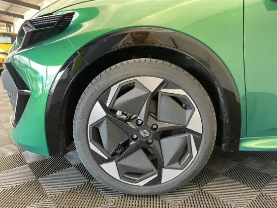 RENAULT CLIO VI - voiture de démonstration - Photo 21