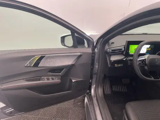 RENAULT CLIO VI - voiture de démonstration - Photo 19