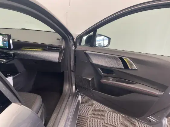 RENAULT CLIO VI - voiture de démonstration - Photo 20