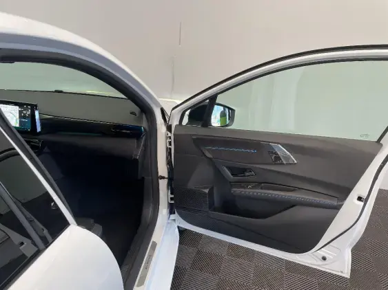 RENAULT CLIO VI - voiture de démonstration - Photo 20