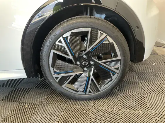 RENAULT CLIO VI - voiture de démonstration - Photo 23