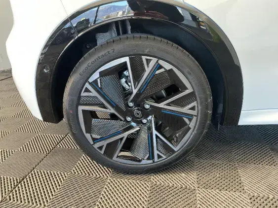 RENAULT CLIO VI - voiture de démonstration - Photo 24