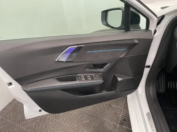 RENAULT CLIO VI - voiture de démonstration - Photo 19