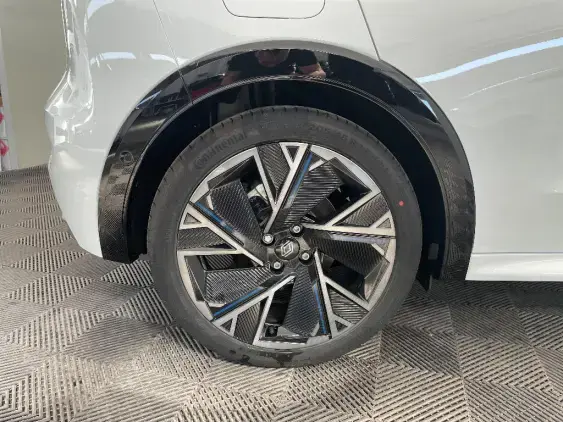RENAULT CLIO VI - voiture de démonstration - Photo 25