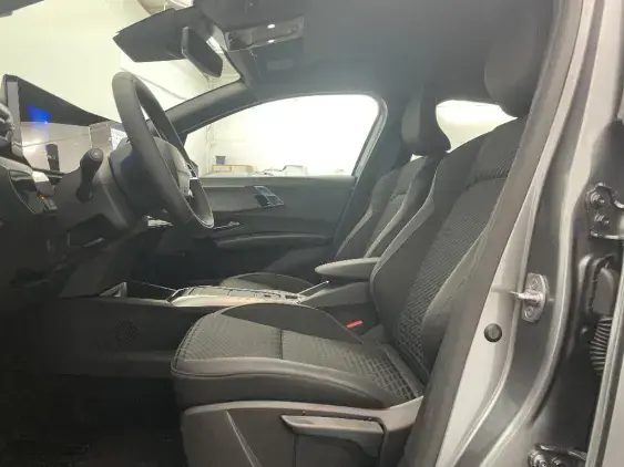 RENAULT CLIO VI - voiture de démonstration - Photo 18