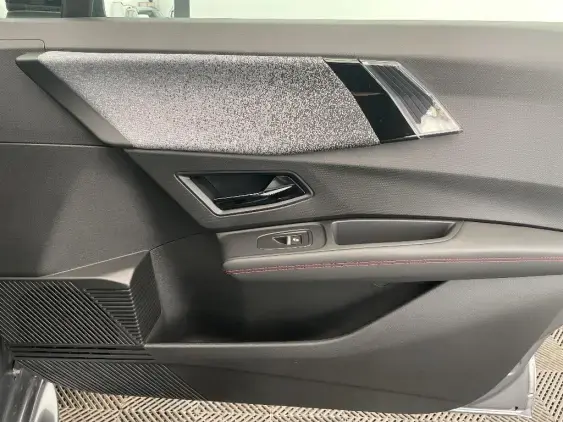 RENAULT CLIO VI - voiture de démonstration - Photo 20