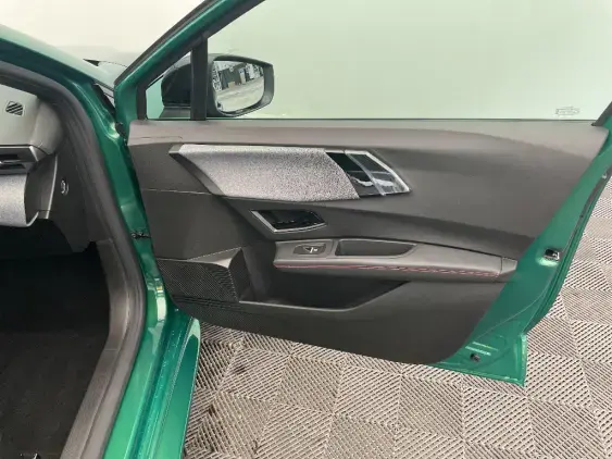 RENAULT CLIO VI - voiture de démonstration - Photo 20