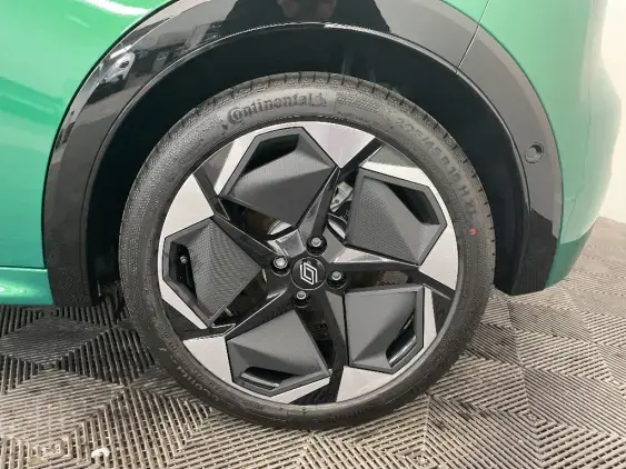 RENAULT CLIO VI - voiture de démonstration - Photo 24