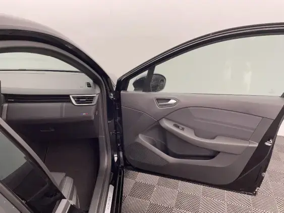 RENAULT CLIO V - voiture de démonstration - Photo 20