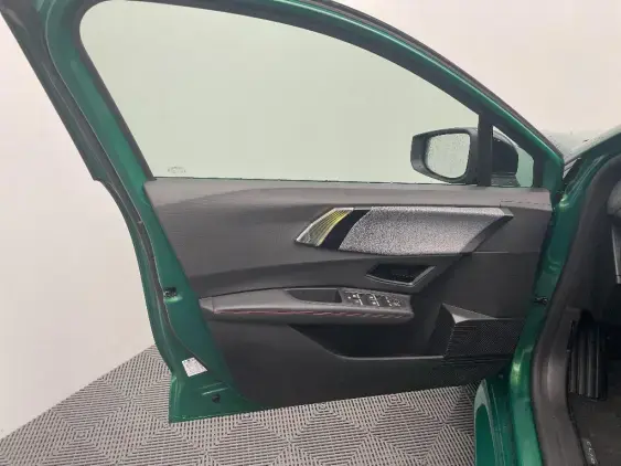 RENAULT CLIO VI - voiture de démonstration - Photo 18