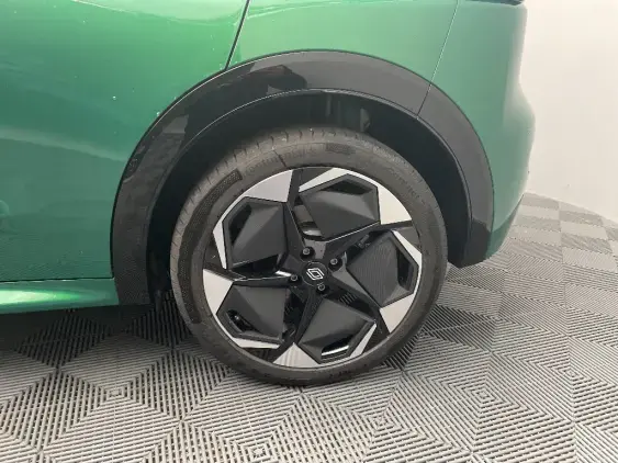 RENAULT CLIO VI - voiture de démonstration - Photo 23