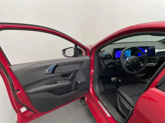RENAULT CLIO VI - voiture de démonstration - Photo 19