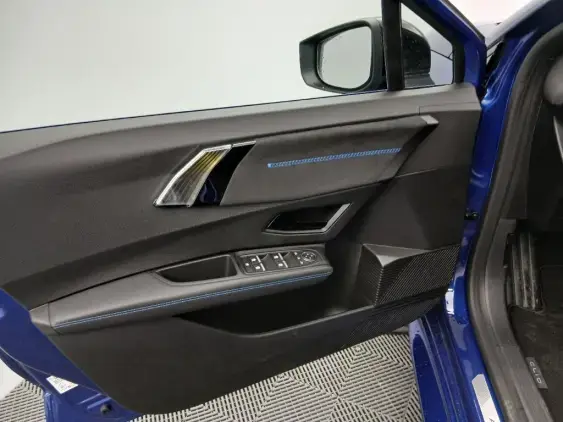 RENAULT CLIO VI - voiture de démonstration - Photo 19