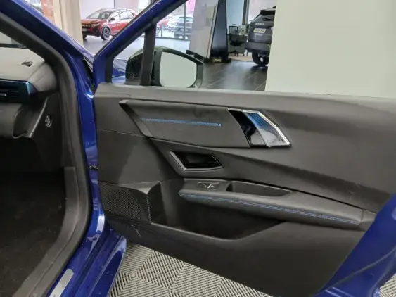 RENAULT CLIO VI - voiture de démonstration - Photo 20