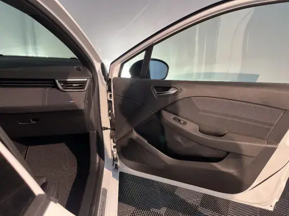 RENAULT CLIO V - voiture de démonstration - Photo 20