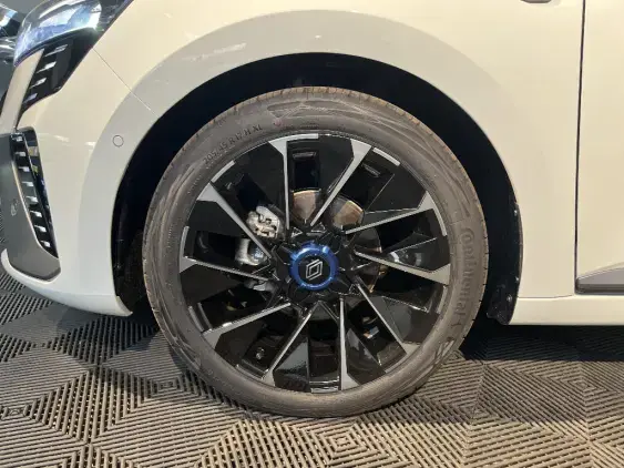 RENAULT CLIO V - voiture de démonstration - Photo 23