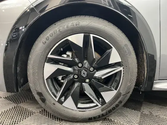 RENAULT CLIO VI - voiture de démonstration - Photo 23