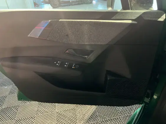 RENAULT CLIO VI - voiture de démonstration - Photo 19