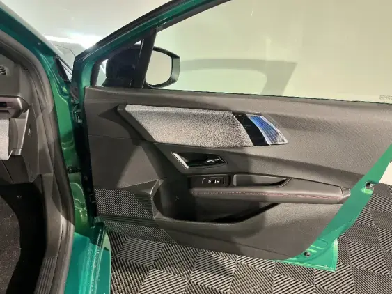 RENAULT CLIO VI - voiture de démonstration - Photo 20