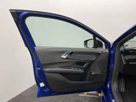 RENAULT CLIO VI - voiture de démonstration - Photo 19