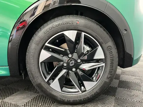 RENAULT CLIO VI - voiture de démonstration - Photo 24