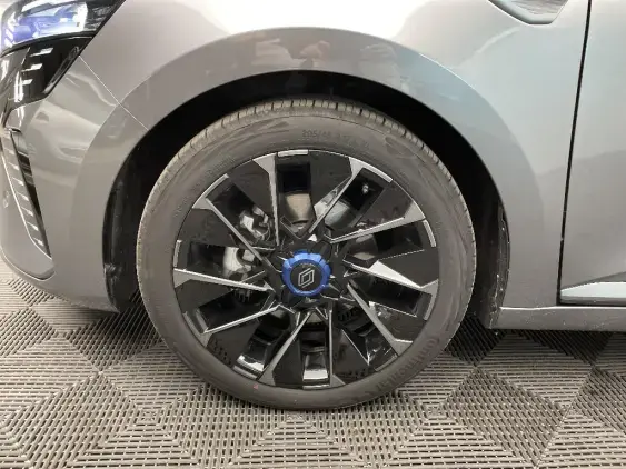 RENAULT CLIO V - voiture de démonstration - Photo 22