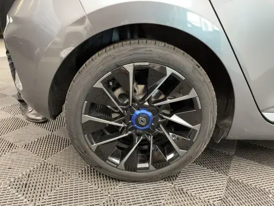 RENAULT CLIO V - voiture de démonstration - Photo 24