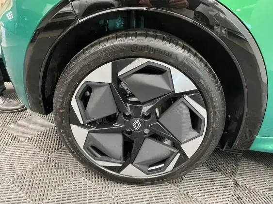 RENAULT CLIO VI - voiture de démonstration - Photo 25