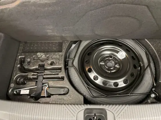 RENAULT CLIO VI - voiture de démonstration - Photo 17