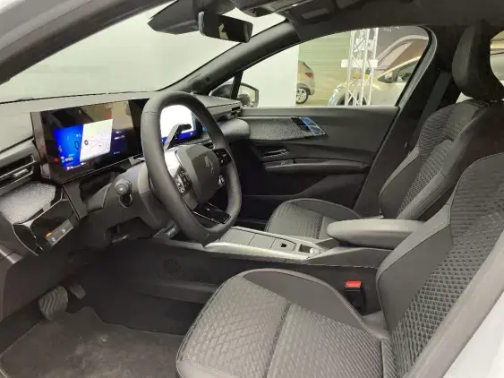 RENAULT CLIO VI - voiture de démonstration - Photo 18