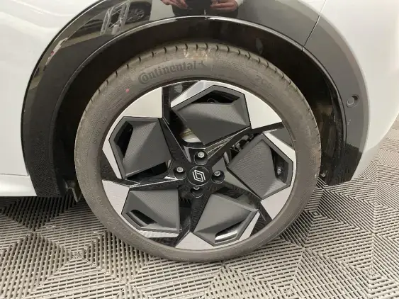 RENAULT CLIO VI - voiture de démonstration - Photo 24