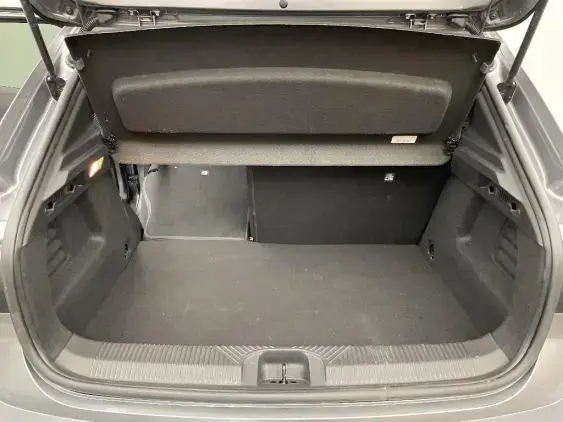 RENAULT CLIO VI - voiture de démonstration - Photo 16