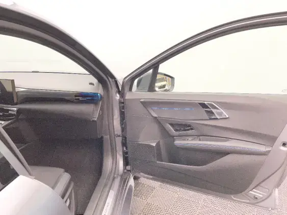 RENAULT CLIO VI - voiture de démonstration - Photo 20