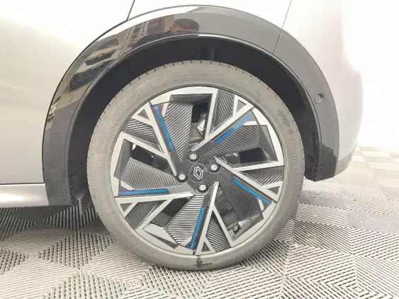 RENAULT CLIO VI - voiture de démonstration - Photo 24