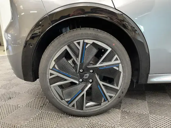 RENAULT CLIO VI - voiture de démonstration - Photo 25
