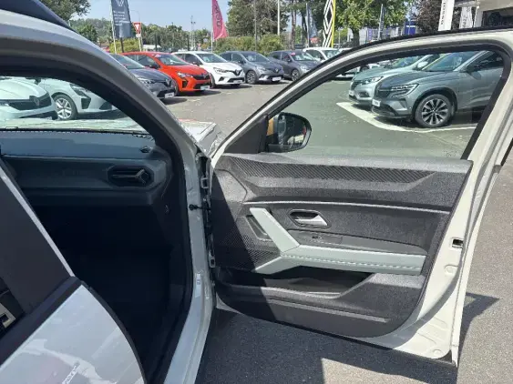 DACIA DUSTER III - voiture de démonstration - Photo 18