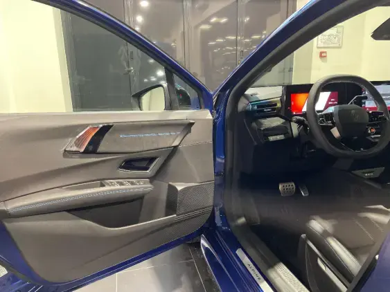 RENAULT CLIO VI - voiture de démonstration - Photo 19