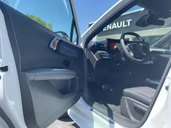 RENAULT CLIO VI - voiture de démonstration - Photo 18